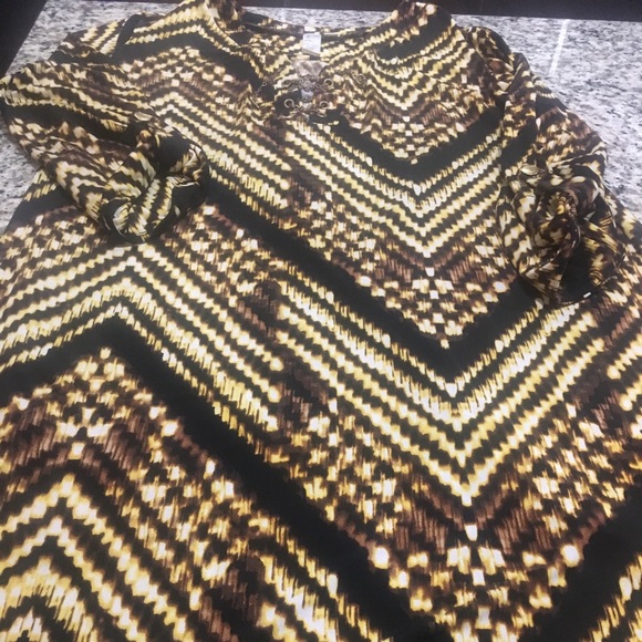 Classic Go To Leopard Dress with Chain V neck - Picture 3 of 5